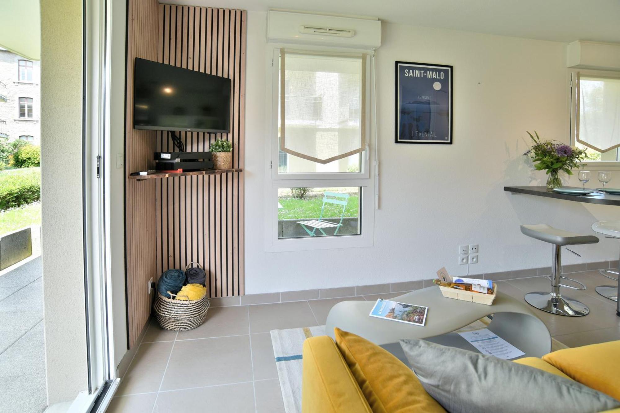 Escapade - Appartement Avec Jardin Et Parking Dinan Exteriör bild